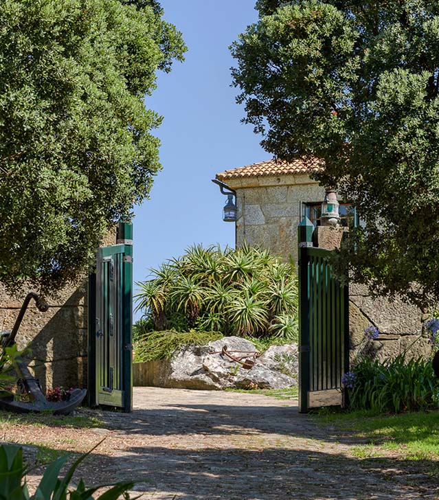 Entrada A Creba Private Island